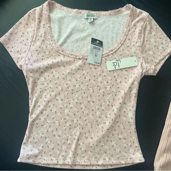 Bundle of 2 Girl Tops - Picture 3 of 6